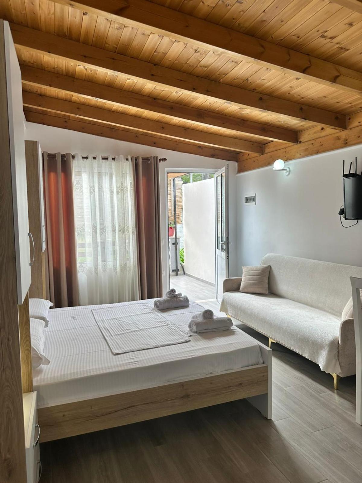 Vila Soleil Vlore Exterior photo